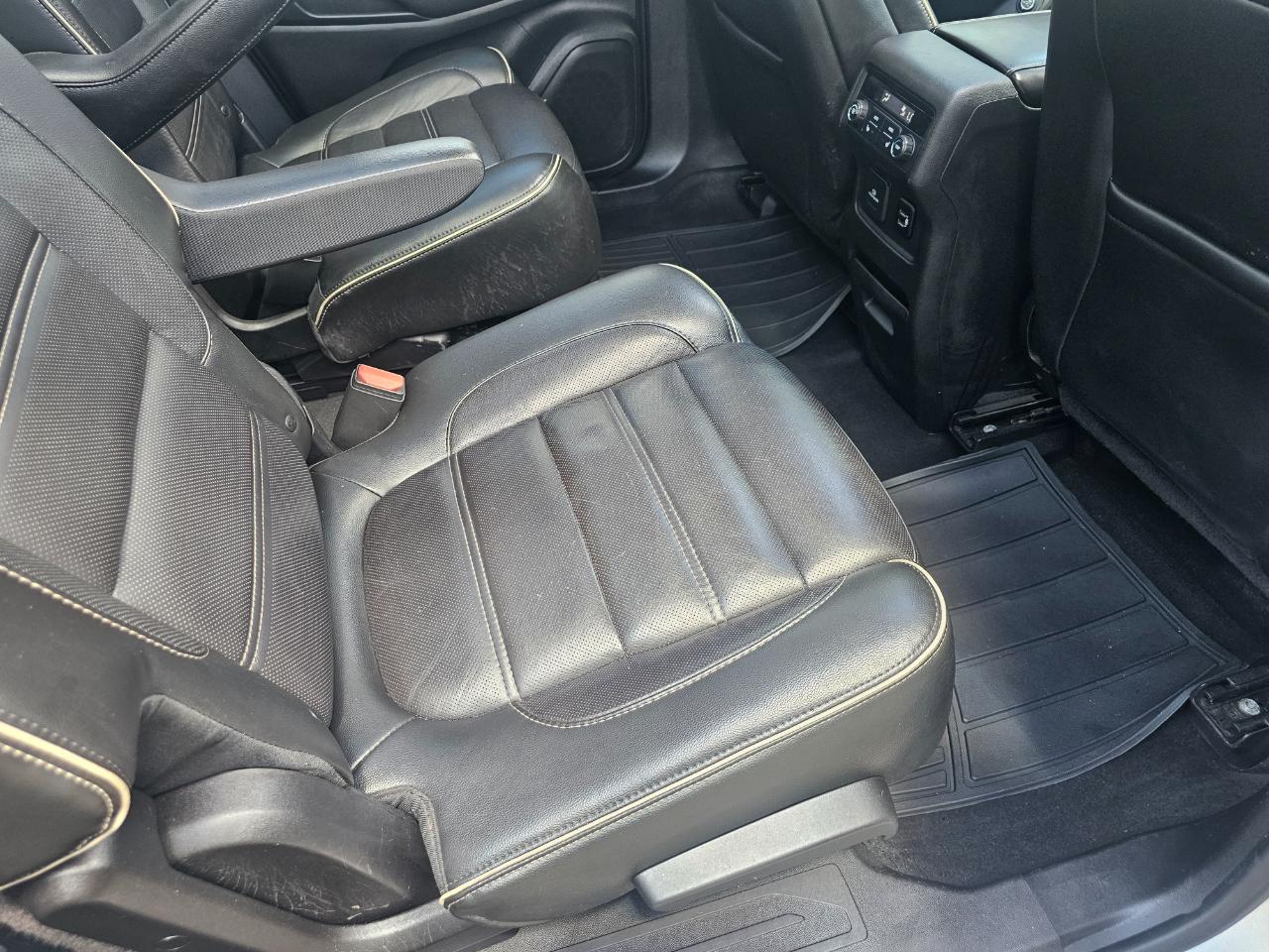 GMC Acadia AWD 4dr Denali 2017