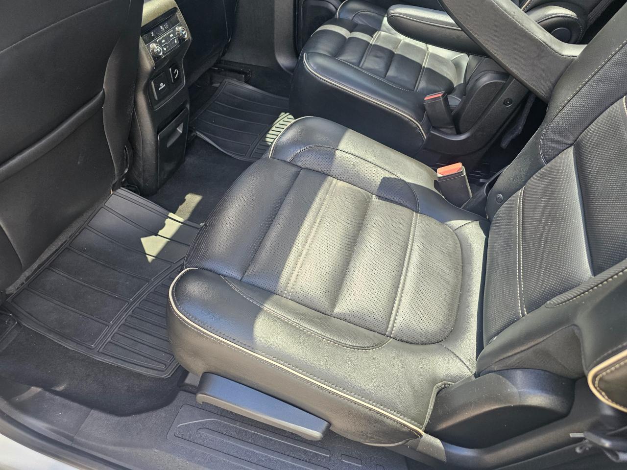 GMC Acadia AWD 4dr Denali 2017