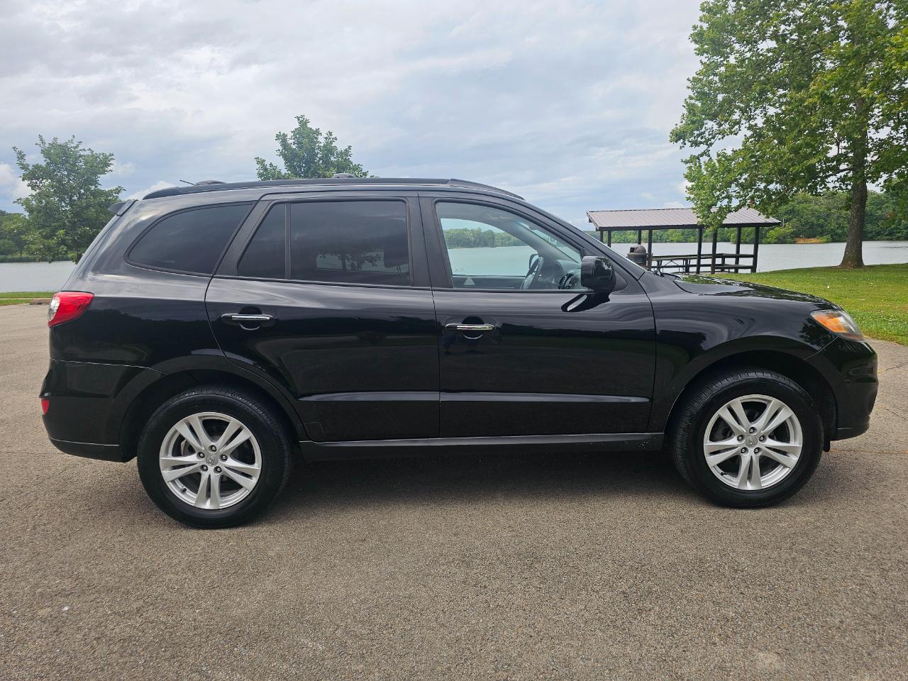 Hyundai Santa Fe FWD 4dr I4 Auto Limited 2010