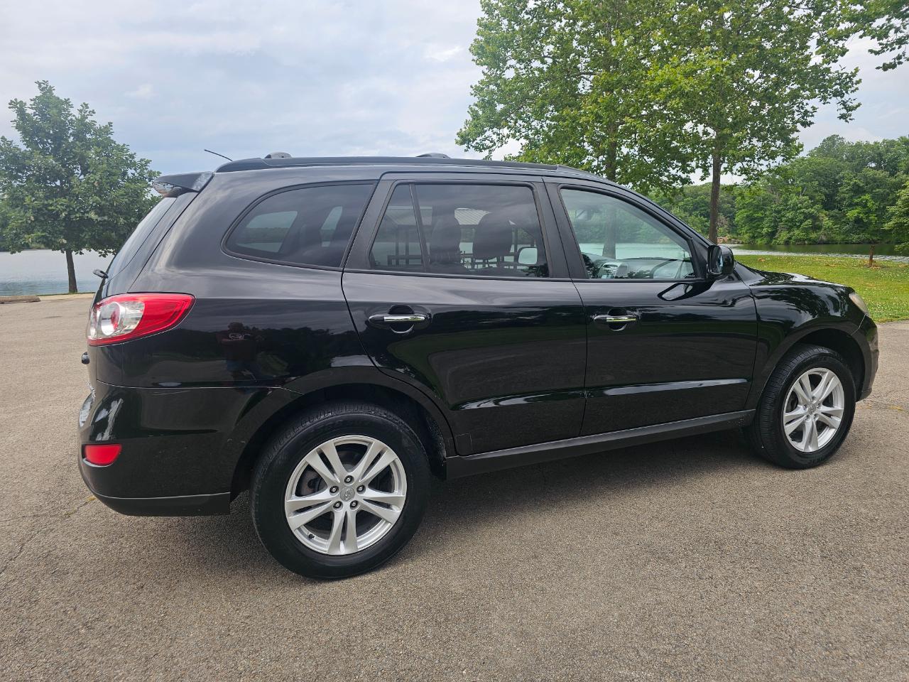 Hyundai Santa Fe FWD 4dr I4 Auto Limited 2010