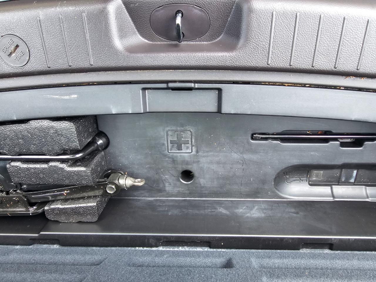Hyundai Santa Fe FWD 4dr I4 Auto Limited 2010