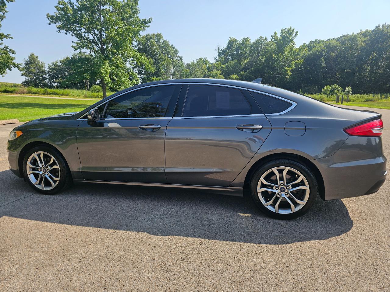 Ford Fusion SEL FWD 2019