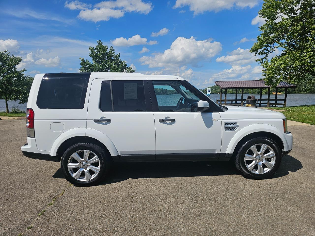 Land Rover LR4 4WD 4dr LUX 2013