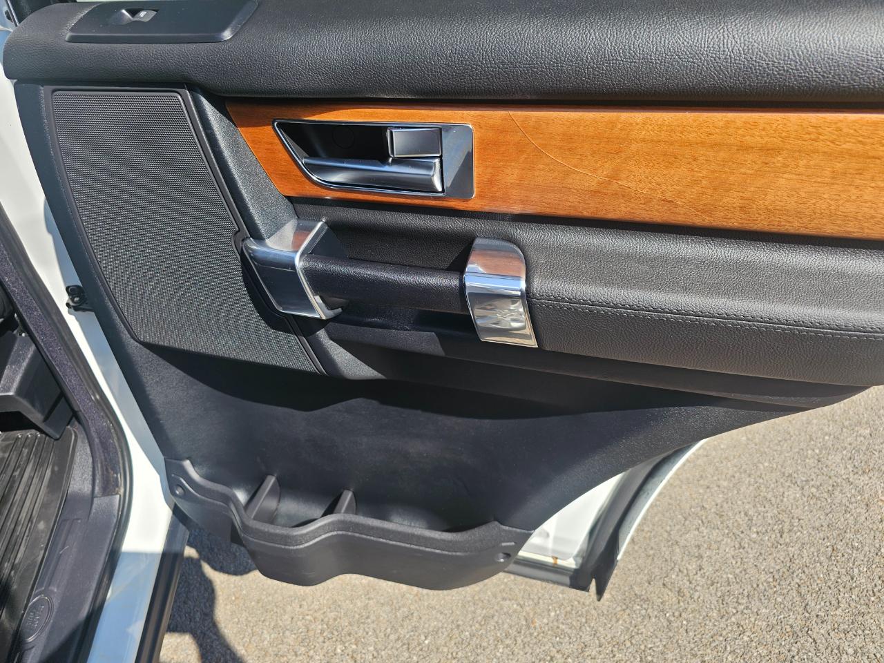 Land Rover LR4 4WD 4dr LUX 2013