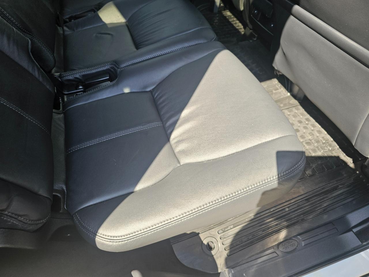 Land Rover LR4 4WD 4dr LUX 2013