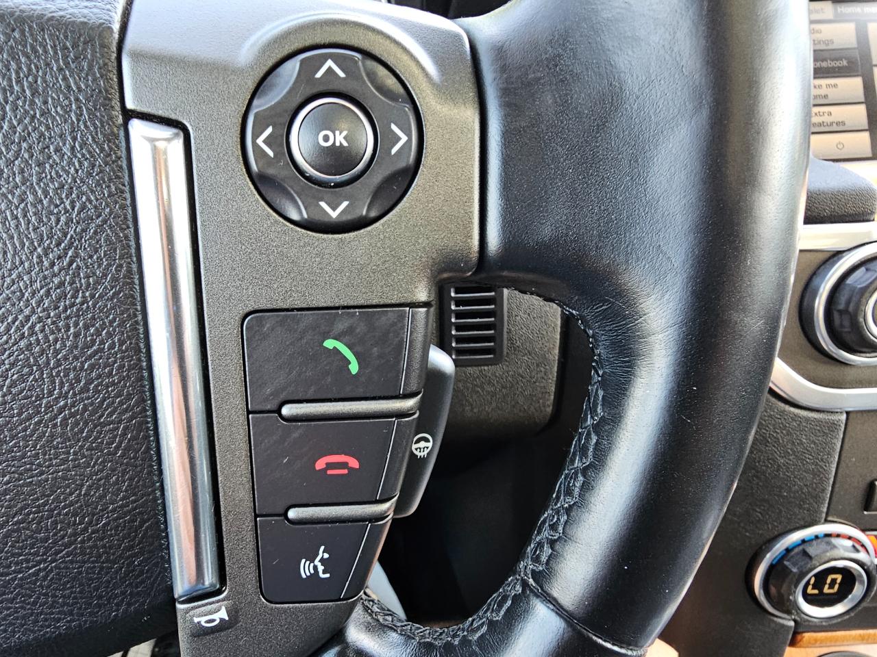 Land Rover LR4 4WD 4dr LUX 2013