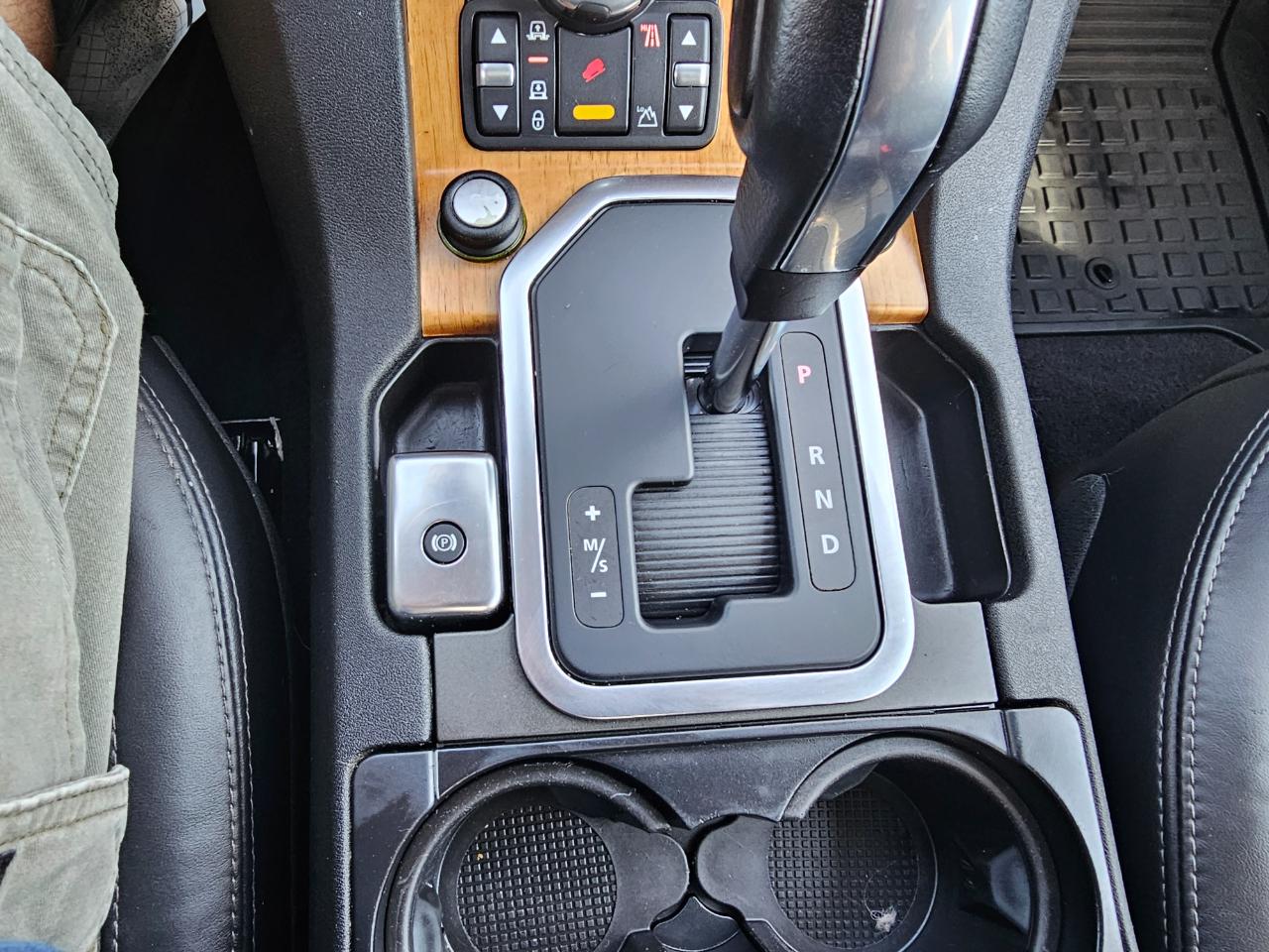 Land Rover LR4 4WD 4dr LUX 2013