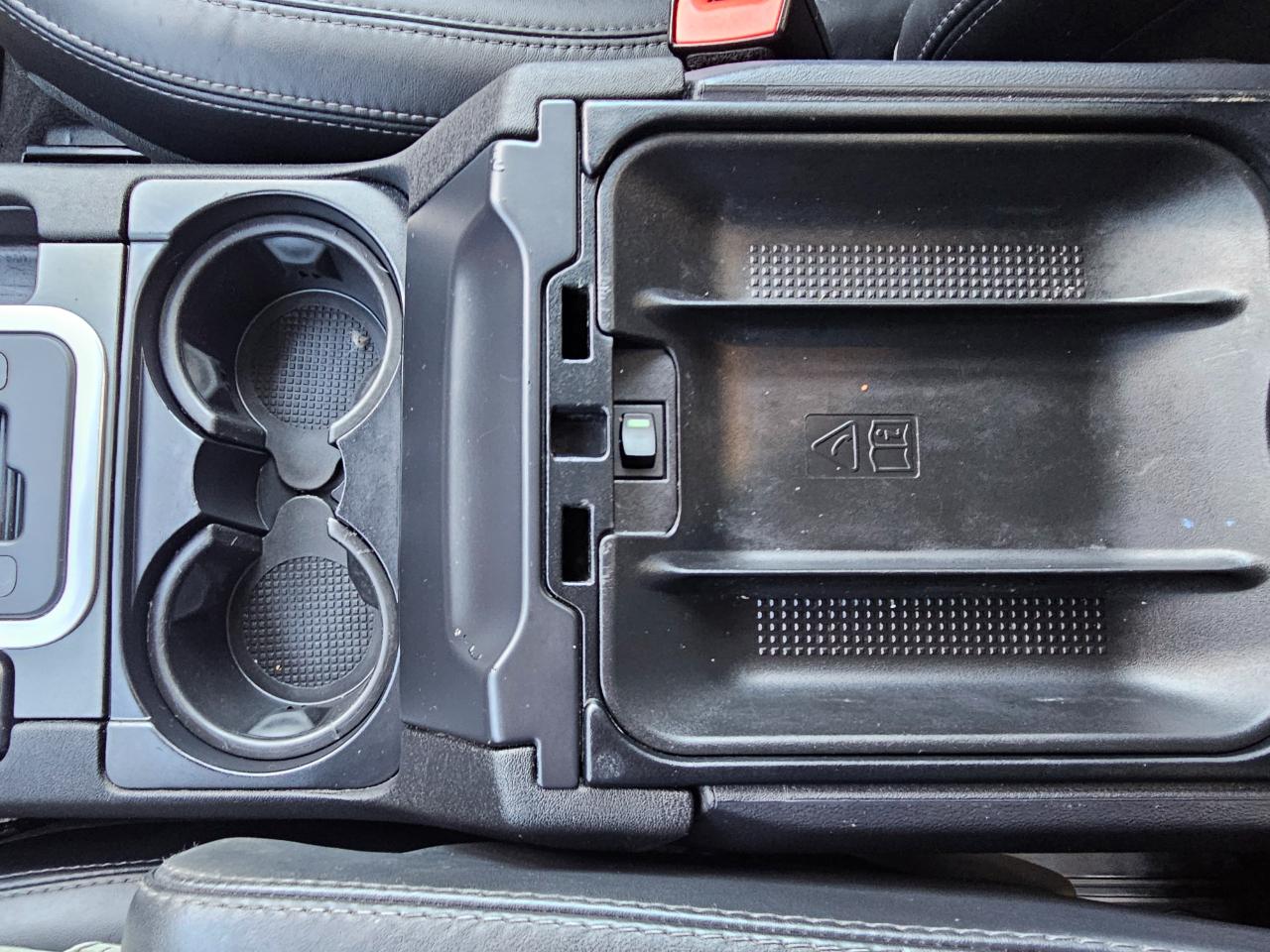 Land Rover LR4 4WD 4dr LUX 2013