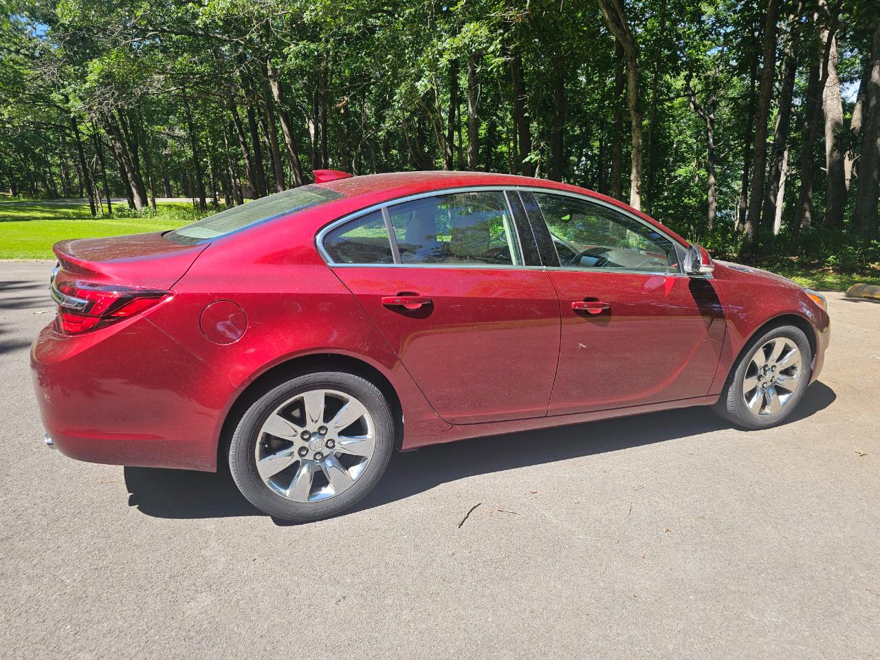 Buick Regal 4dr Sdn Premium II FWD 2016