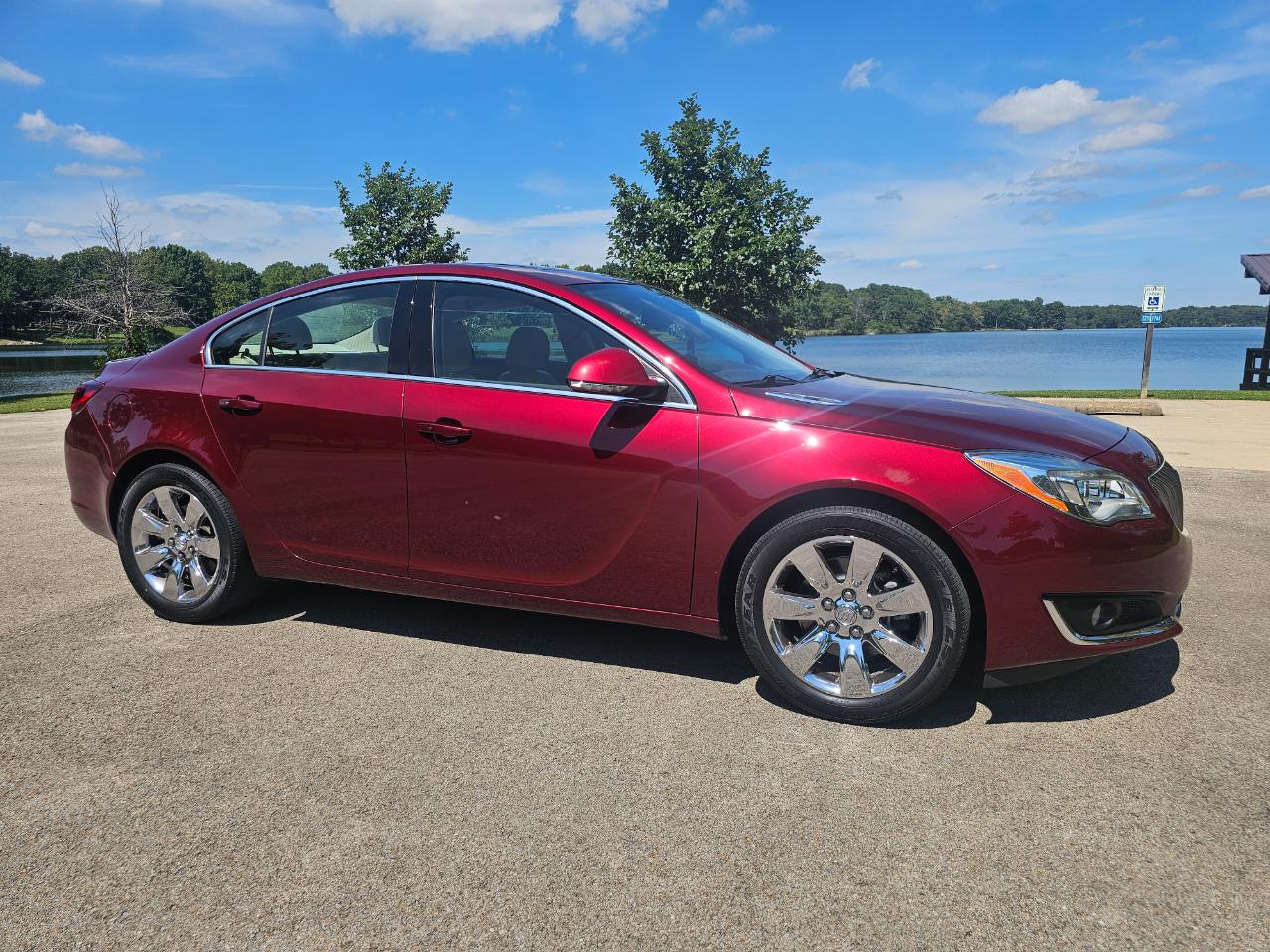 Buick Regal 4dr Sdn Premium II FWD 2016