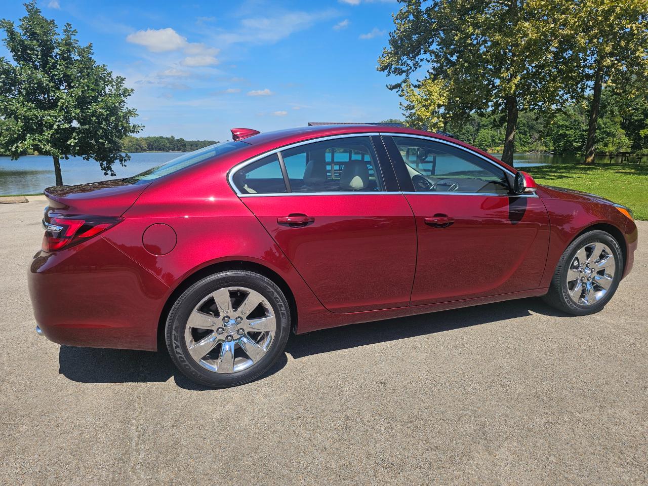 Buick Regal 4dr Sdn Premium II FWD 2016