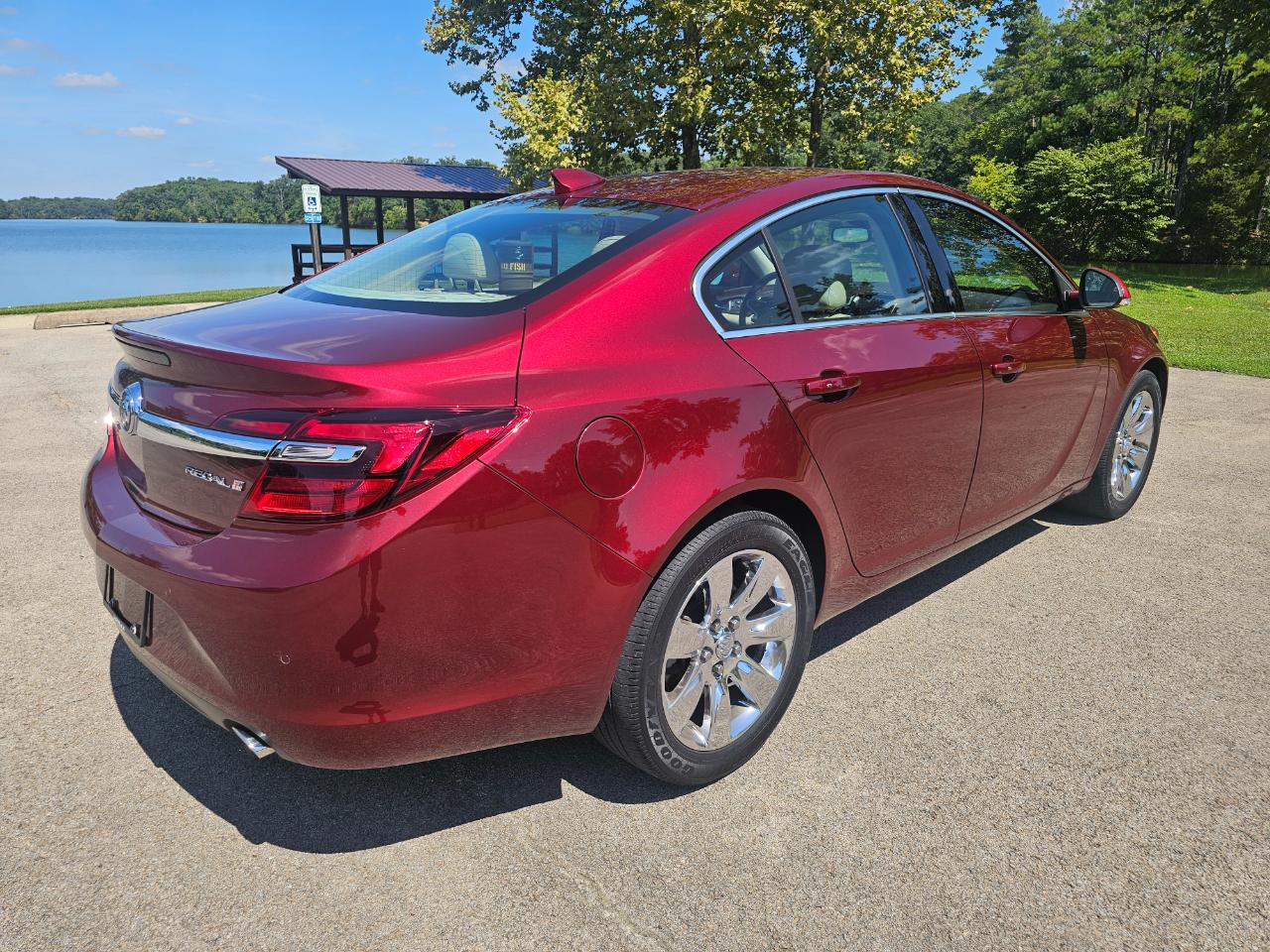 Buick Regal 4dr Sdn Premium II FWD 2016