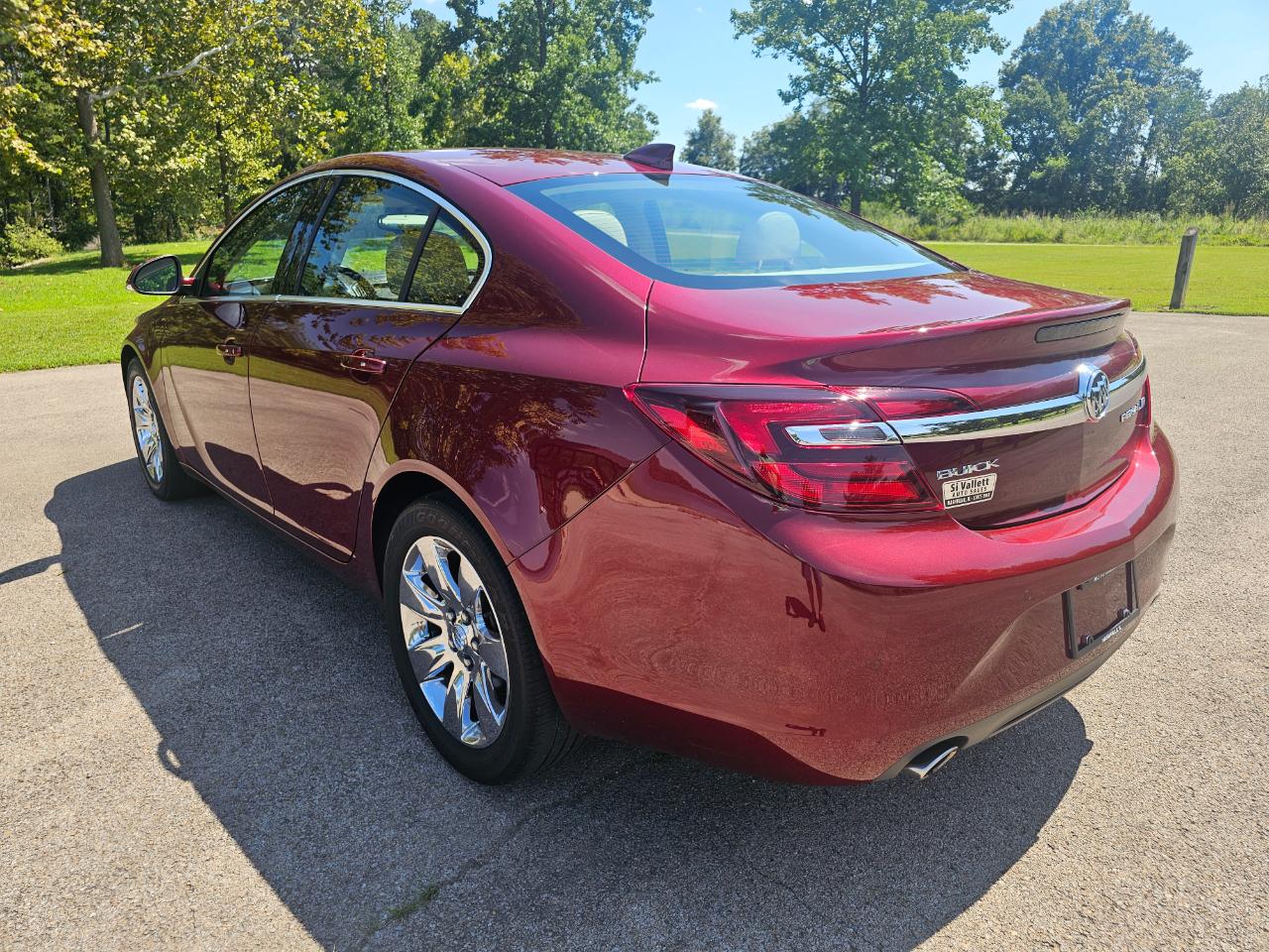 Buick Regal 4dr Sdn Premium II FWD 2016