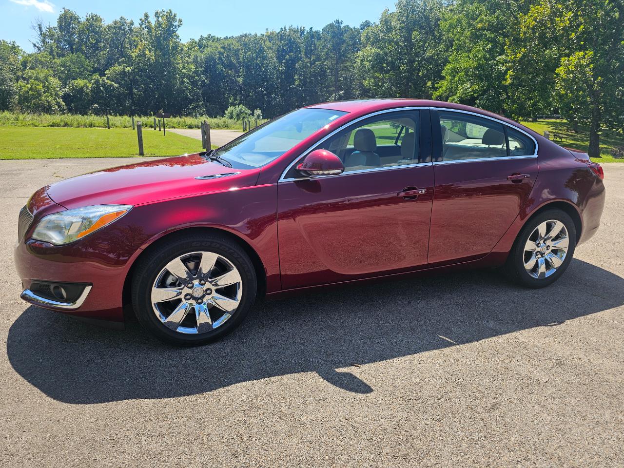 Buick Regal 4dr Sdn Premium II FWD 2016