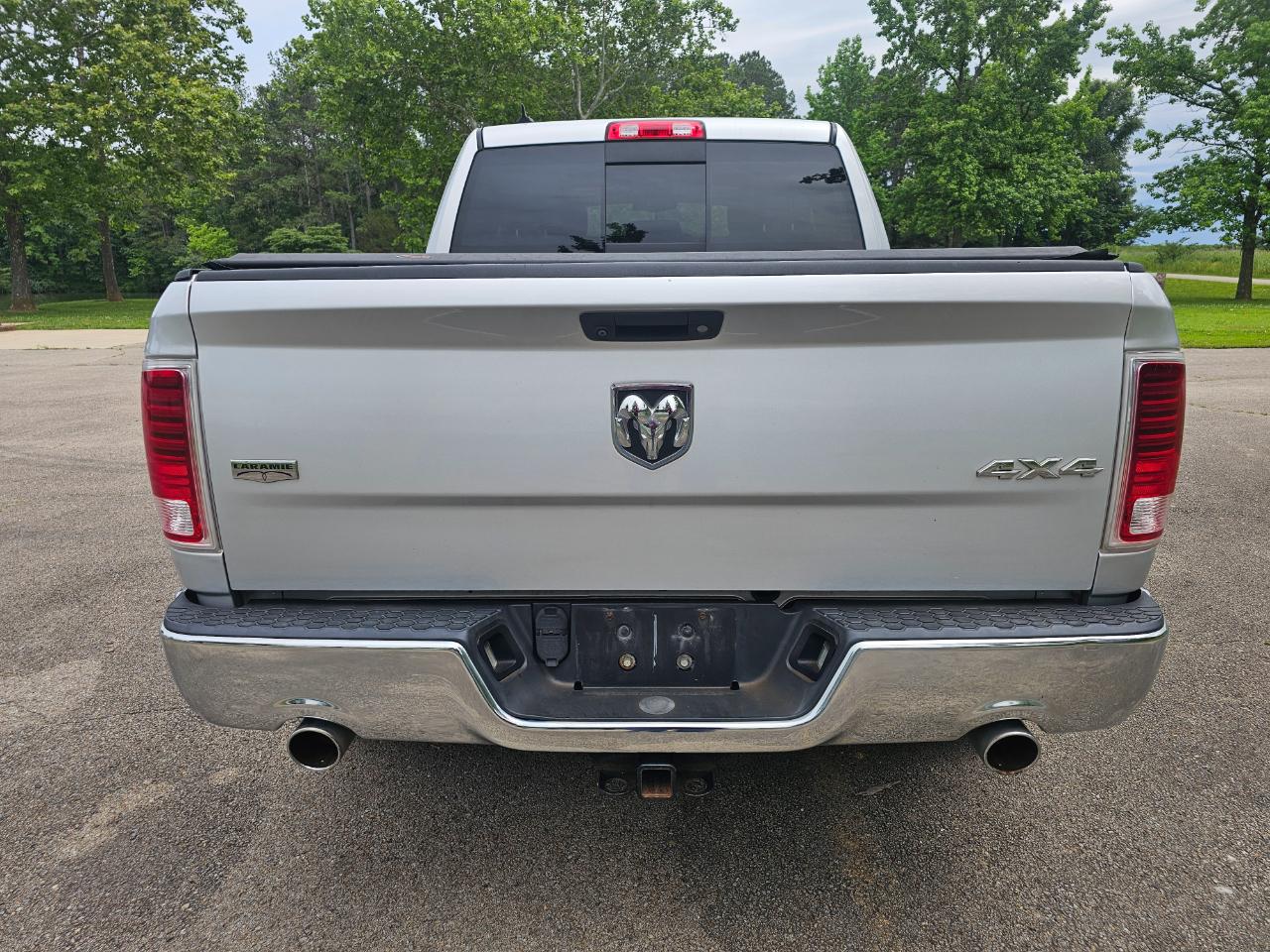 RAM 1500 Laramie 4x4 Crew Cab 5'7" Box 2017