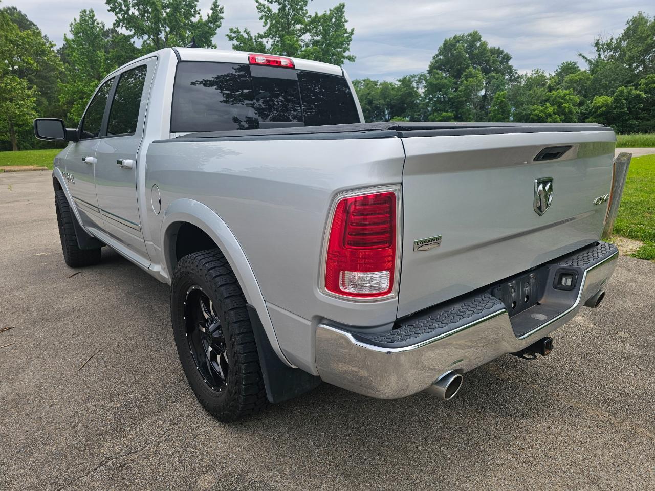 RAM 1500 Laramie 4x4 Crew Cab 5'7" Box 2017