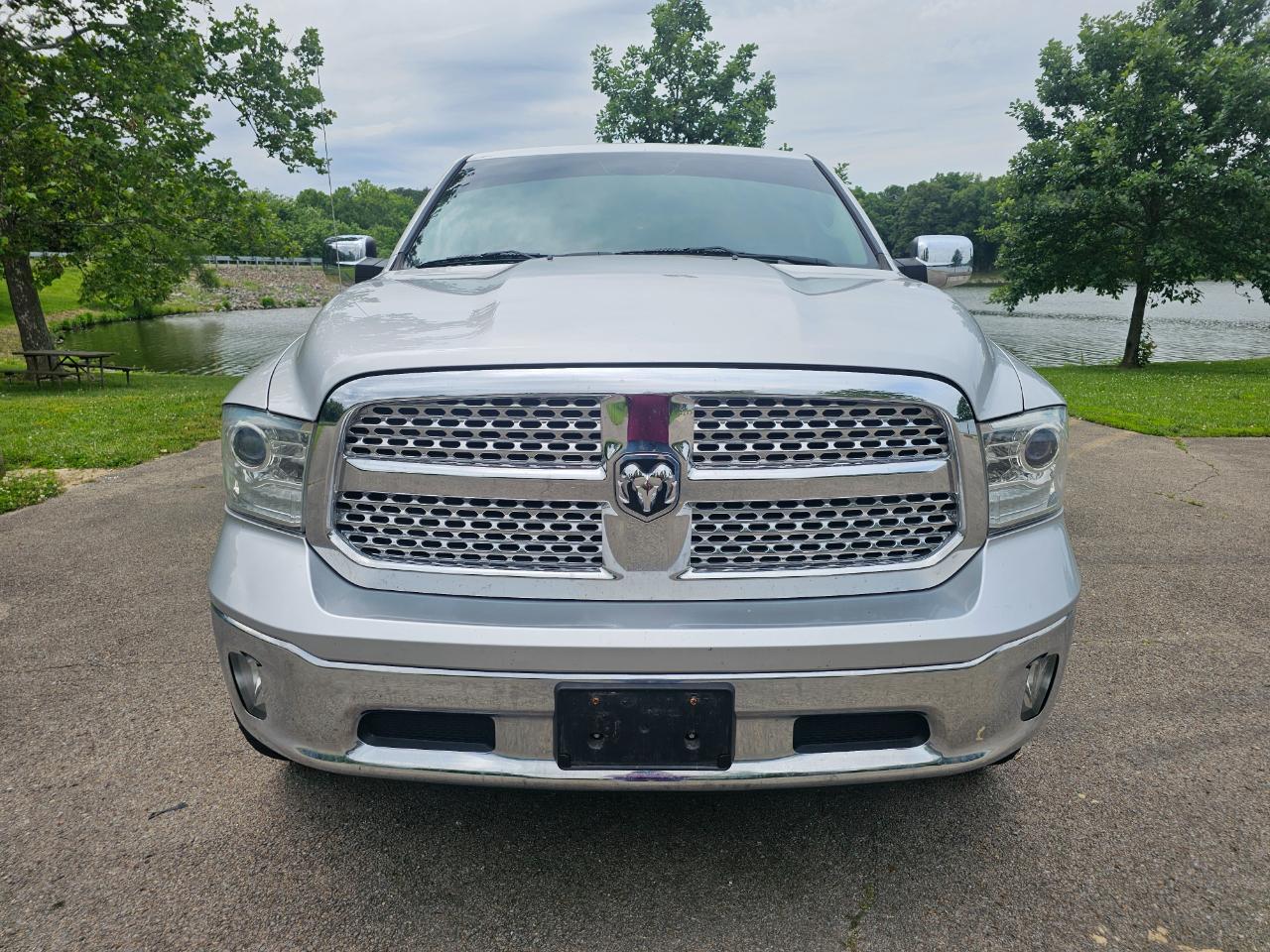 RAM 1500 Laramie 4x4 Crew Cab 5'7" Box 2017