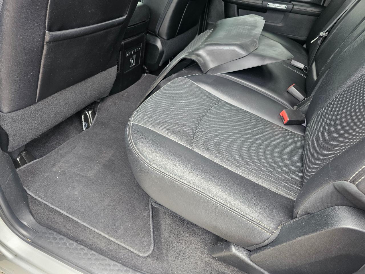 RAM 1500 Laramie 4x4 Crew Cab 5'7" Box 2017