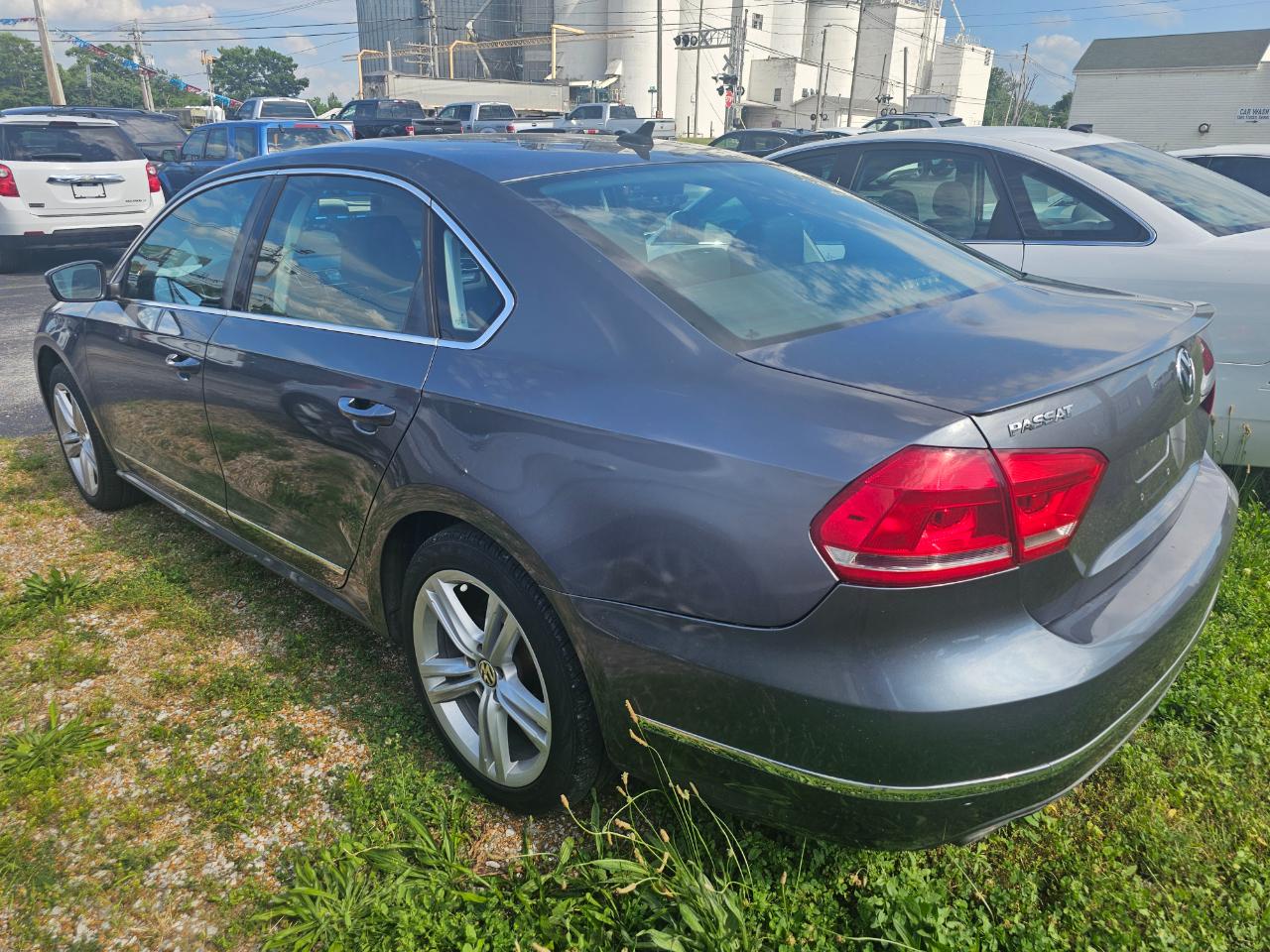 Volkswagen Passat 4dr Sdn 2.0L DSG TDI SEL Premium 2014