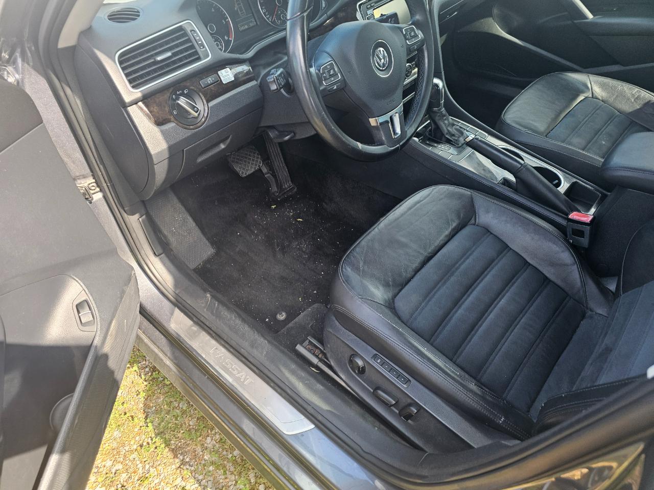 Volkswagen Passat 4dr Sdn 2.0L DSG TDI SEL Premium 2014