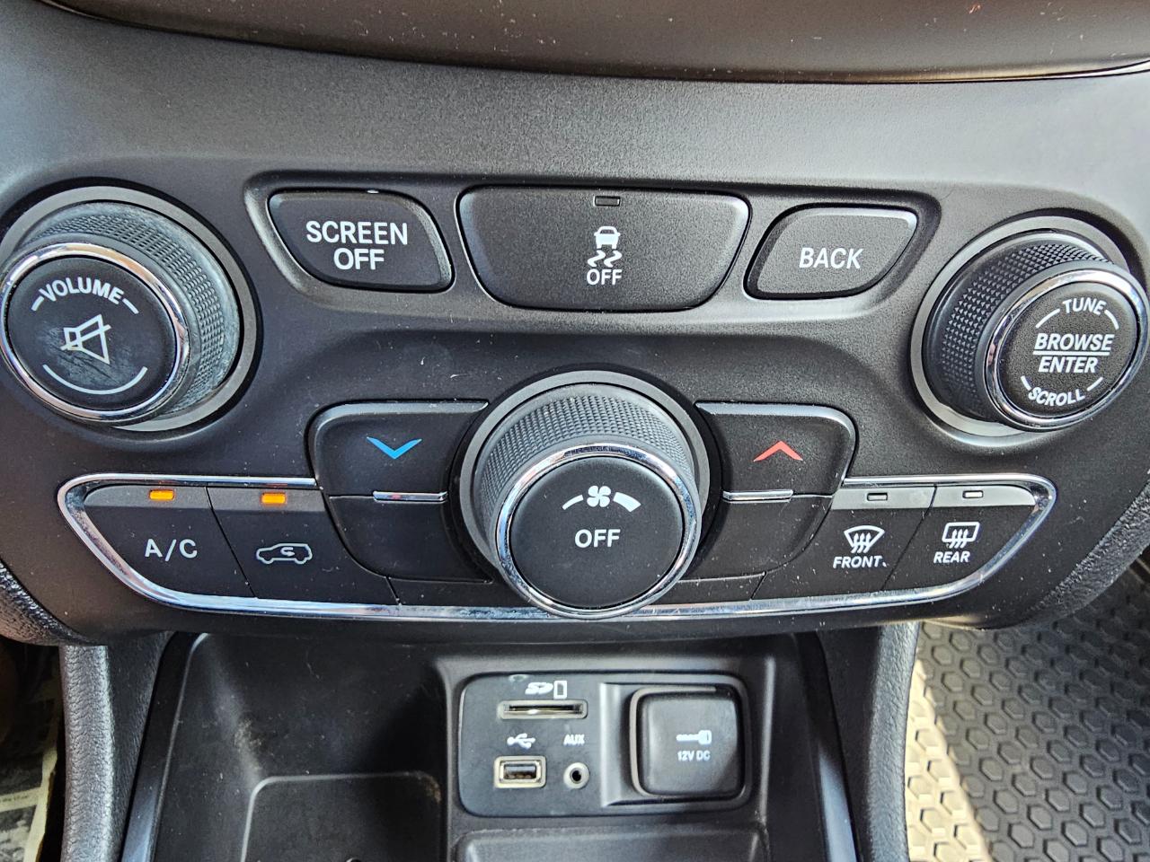 Jeep Cherokee FWD 4dr Latitude 2014