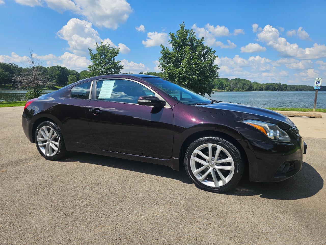 Nissan Altima 2dr Cpe V6 Manual 3.5 SR 2012