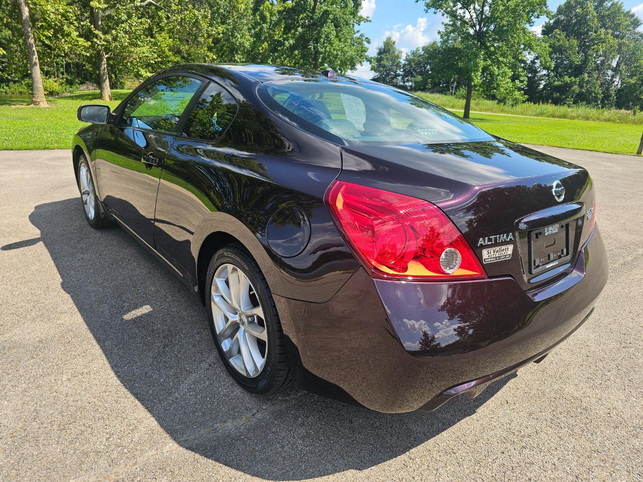 Nissan Altima 2dr Cpe V6 Manual 3.5 SR 2012