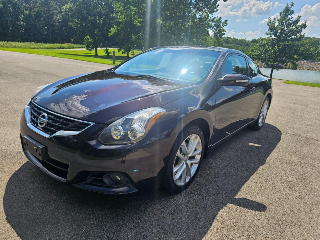 Nissan Altima 2dr Cpe V6 Manual 3.5 SR 2012
