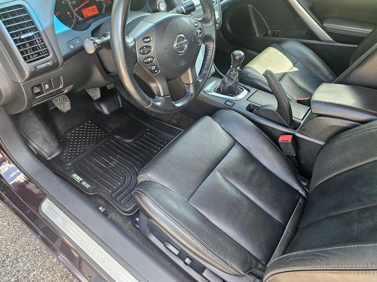 Nissan Altima 2dr Cpe V6 Manual 3.5 SR 2012