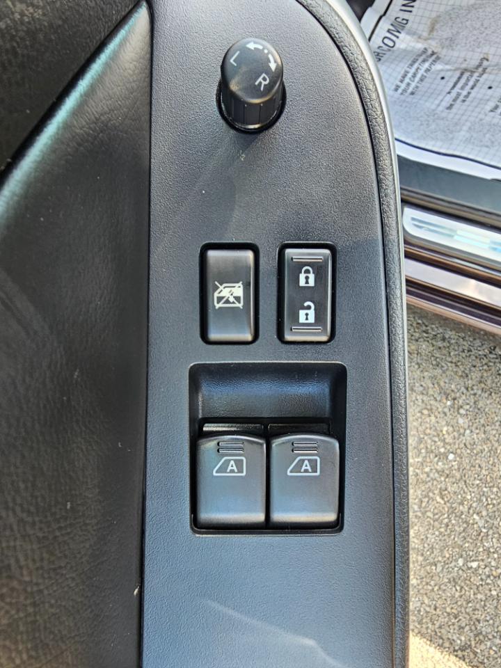 Nissan Altima 2dr Cpe V6 Manual 3.5 SR 2012
