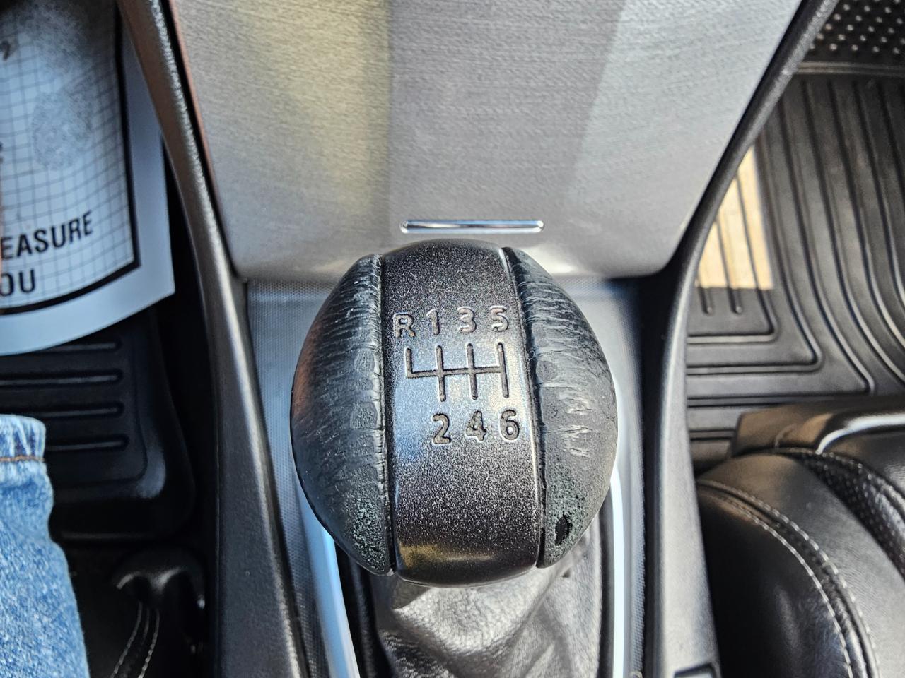 Nissan Altima 2dr Cpe V6 Manual 3.5 SR 2012