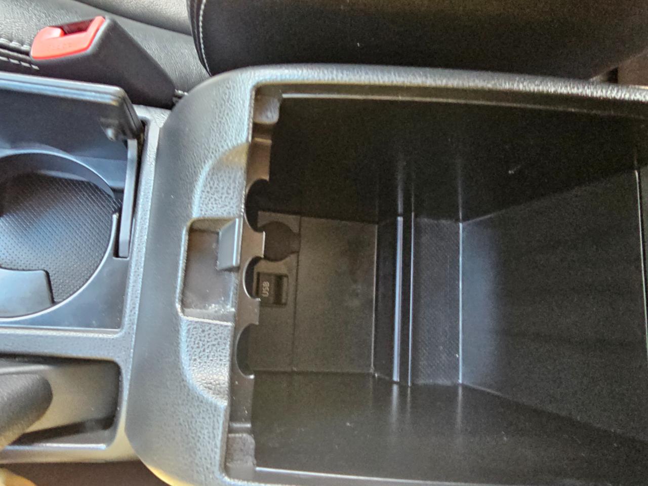 Nissan Altima 2dr Cpe V6 Manual 3.5 SR 2012