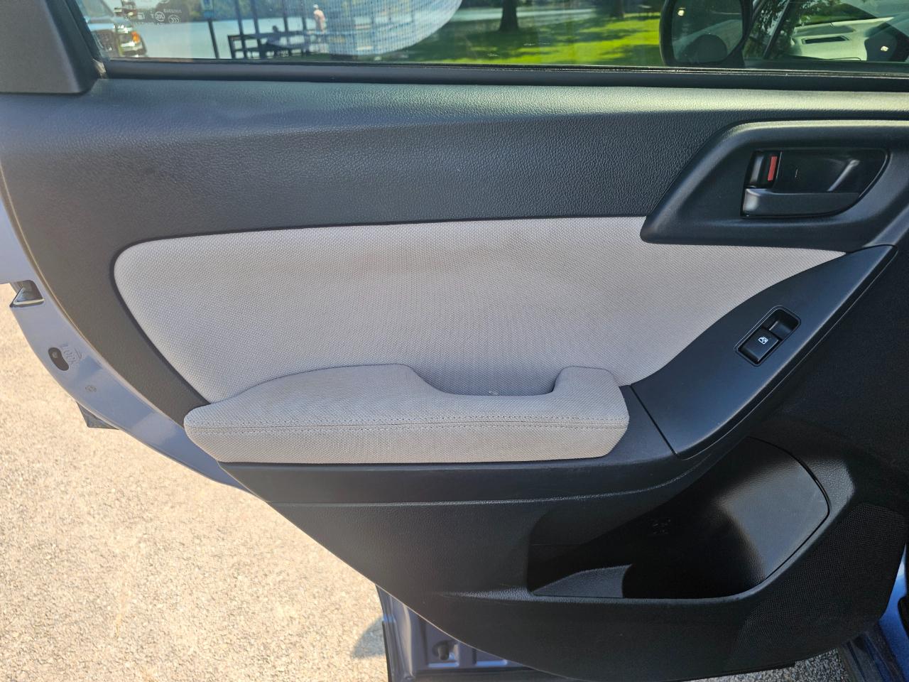 Subaru Forester 4dr CVT 2.5i PZEV 2015