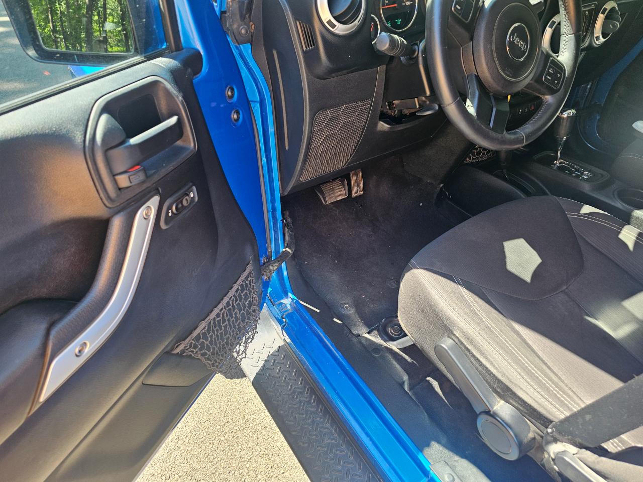 Jeep Wrangler Unlimited 4WD 4dr Sahara 2015