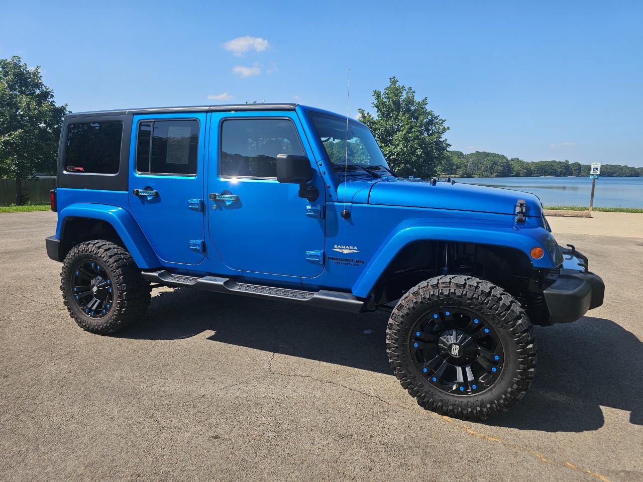 Jeep Wrangler Unlimited 4WD 4dr Sahara 2015