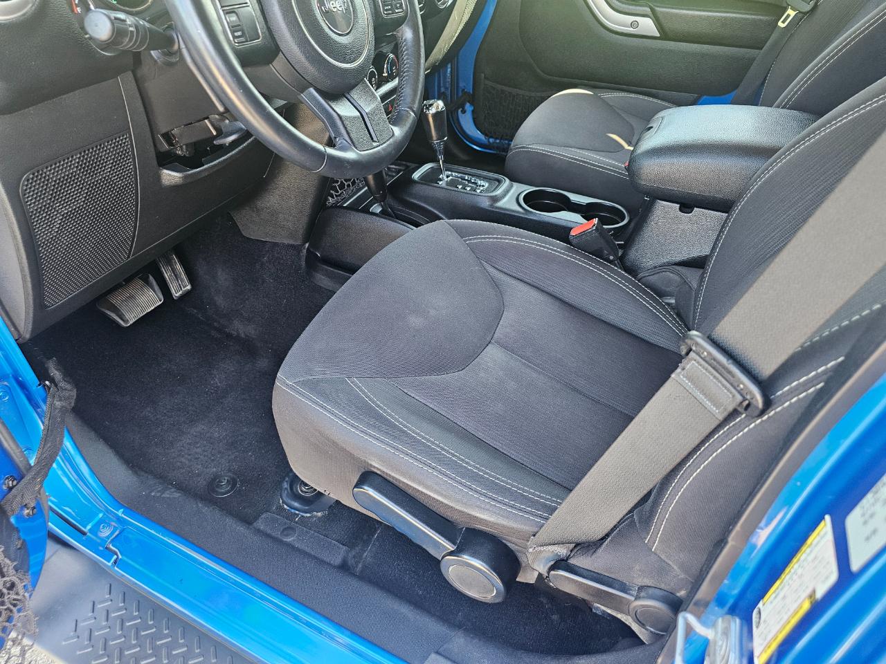 Jeep Wrangler Unlimited 4WD 4dr Sahara 2015