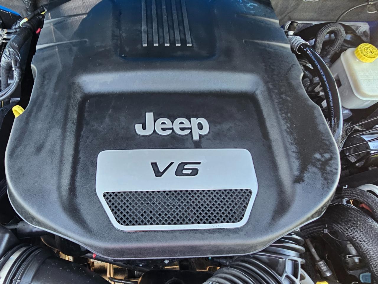 Jeep Wrangler Unlimited 4WD 4dr Sahara 2015