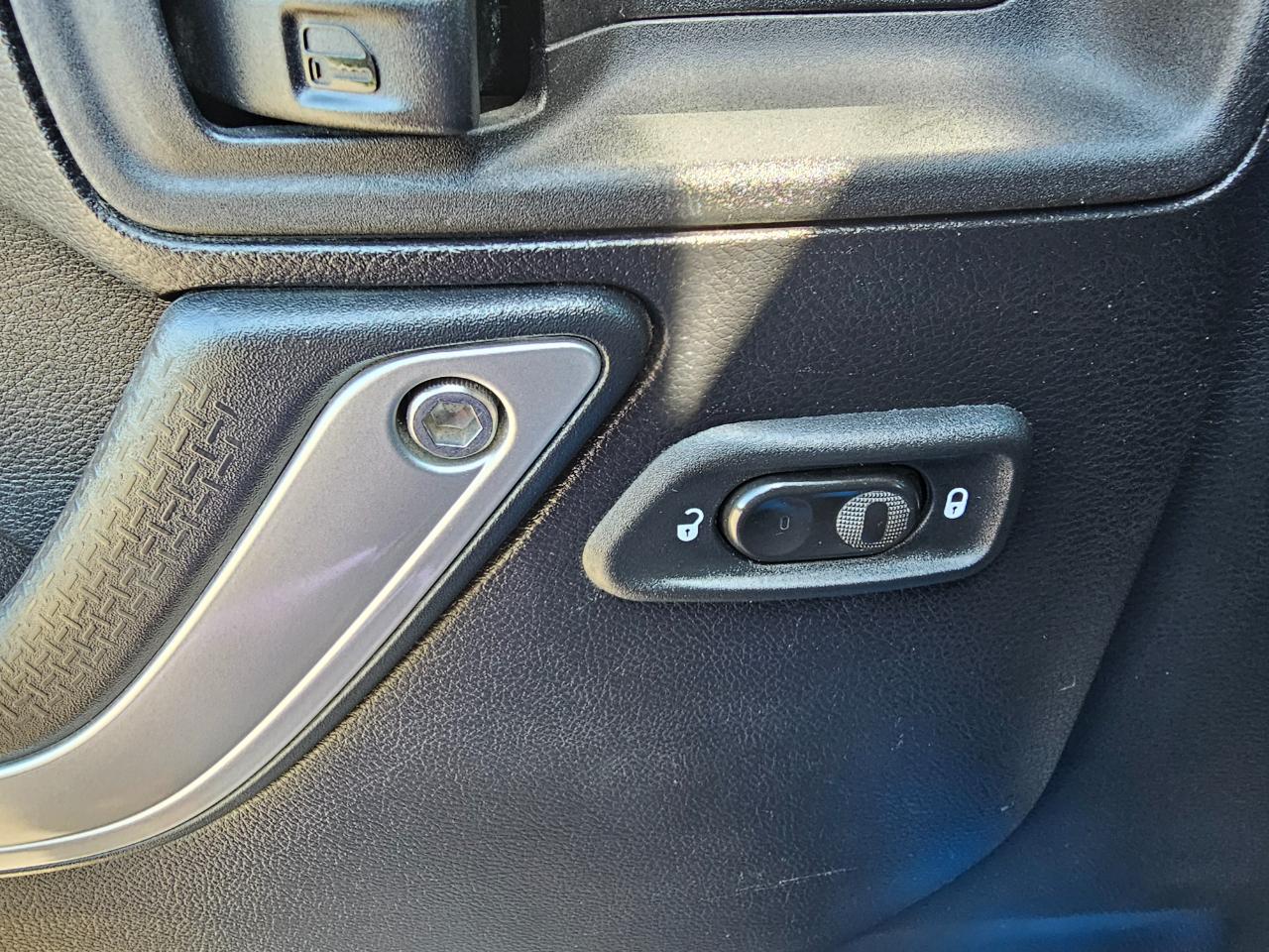 Jeep Wrangler Unlimited 4WD 4dr Sahara 2015