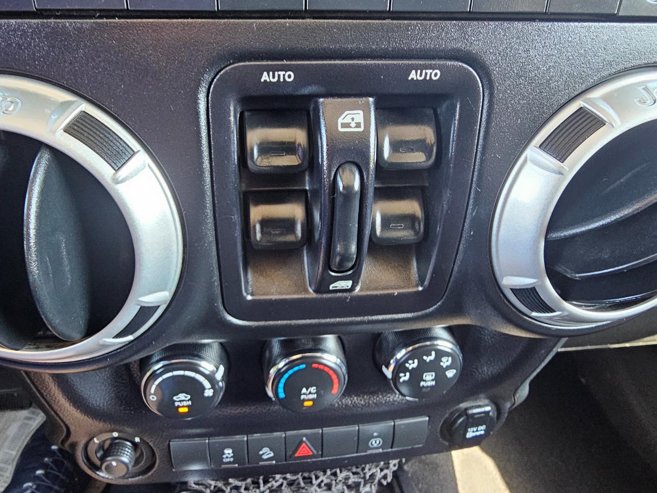 Jeep Wrangler Unlimited 4WD 4dr Sahara 2015