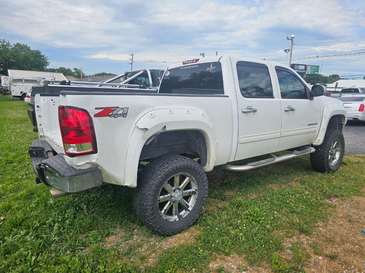 GMC Sierra 1500 4WD Crew Cab 143.5" SLE 2011