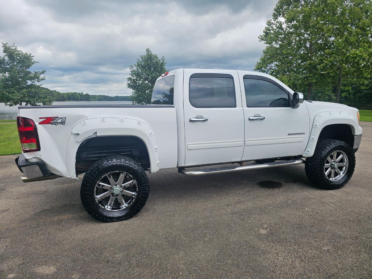 GMC Sierra 1500 4WD Crew Cab 143.5" SLE 2011