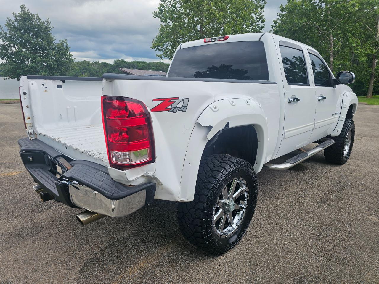 GMC Sierra 1500 4WD Crew Cab 143.5" SLE 2011