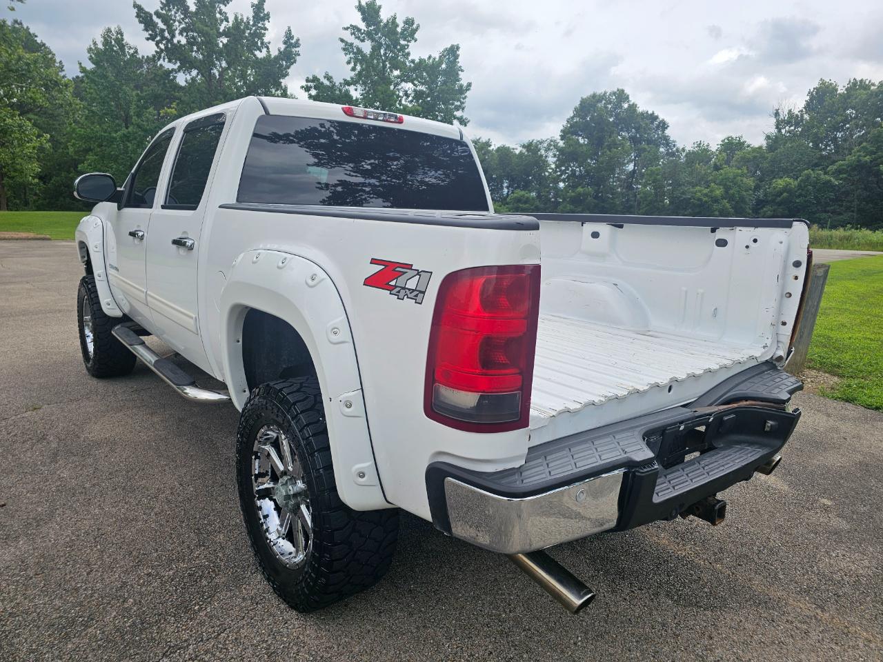 GMC Sierra 1500 4WD Crew Cab 143.5" SLE 2011