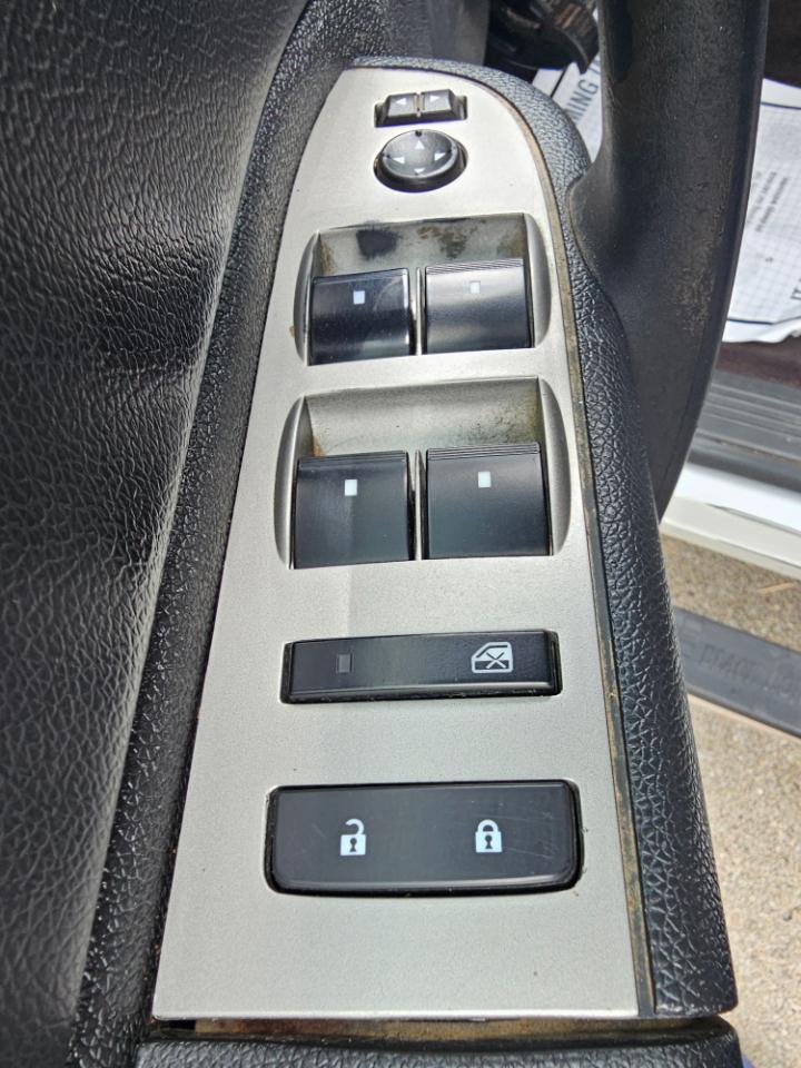GMC Sierra 1500 4WD Crew Cab 143.5" SLE 2011