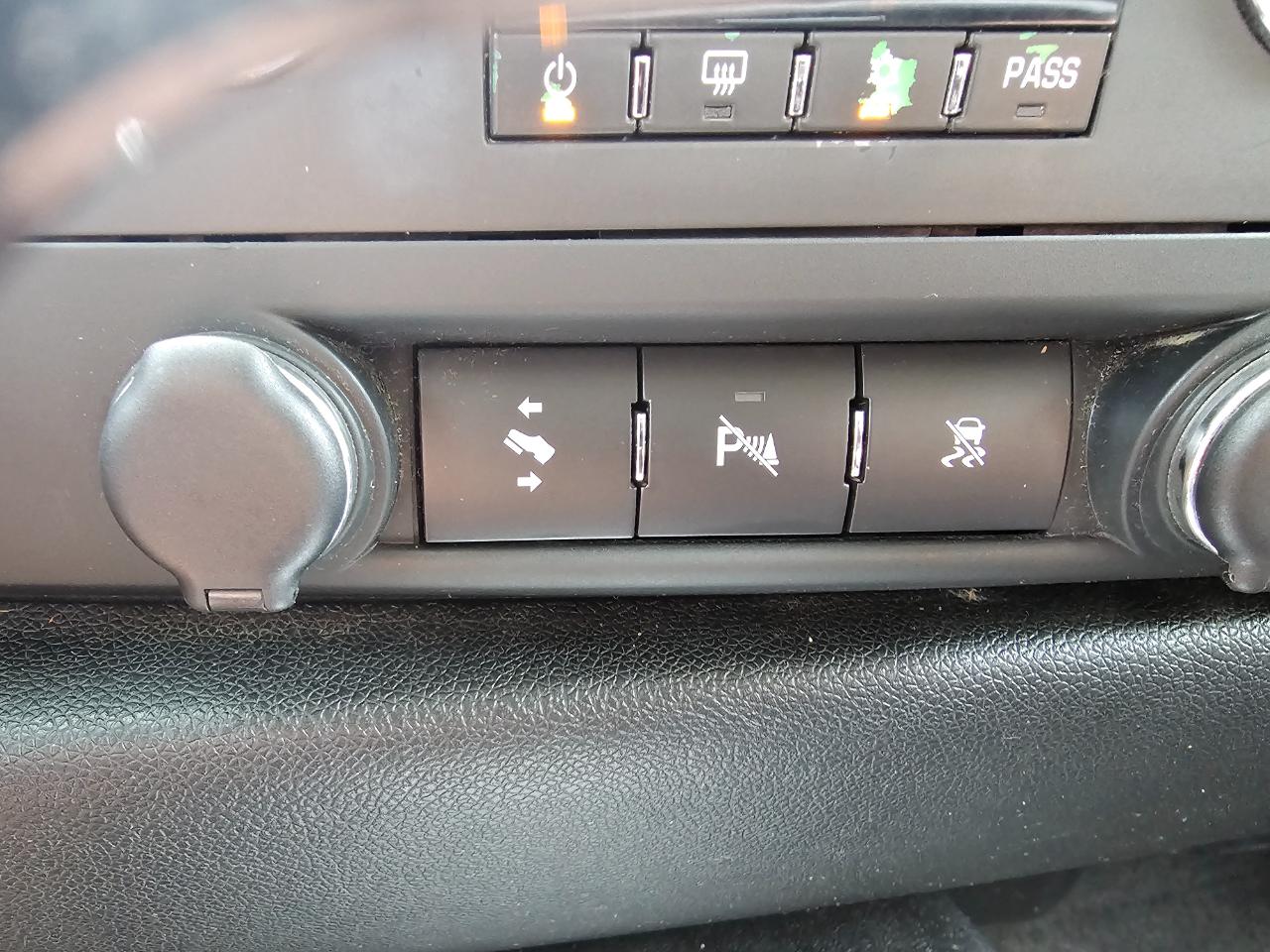 GMC Sierra 1500 4WD Crew Cab 143.5" SLE 2011