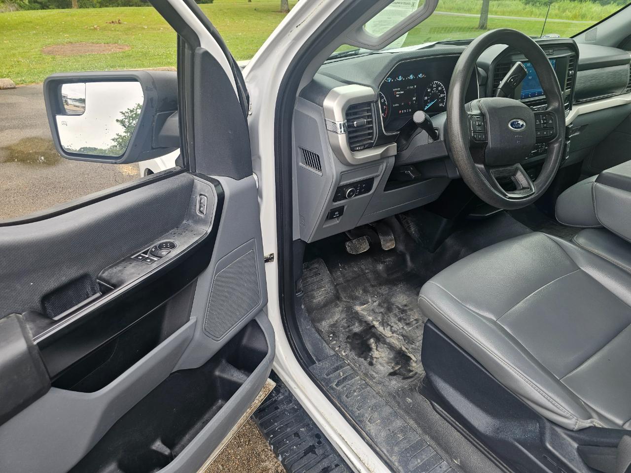Ford F-150 4WD Reg Cab 141" XL 2021