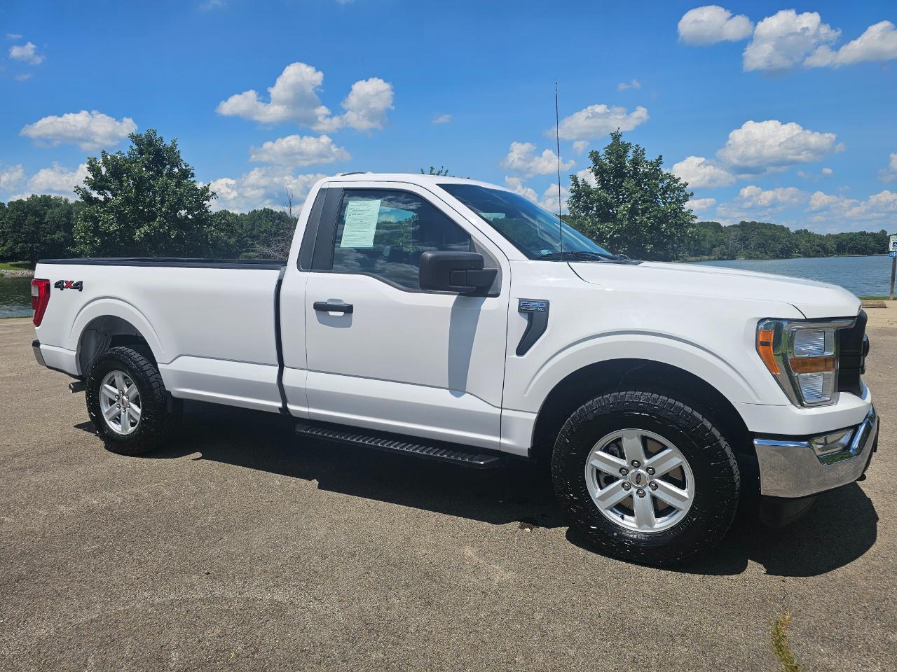 Ford F-150 4WD Reg Cab 141" XL 2021