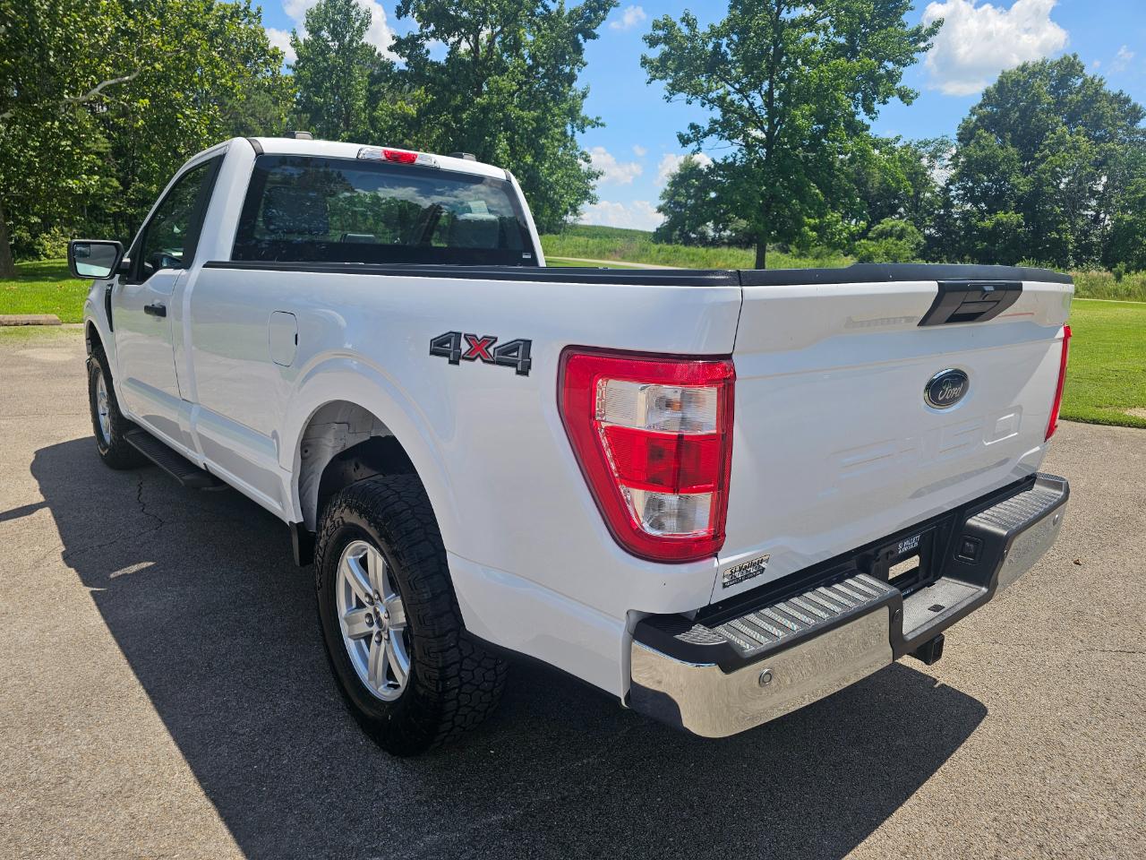 Ford F-150 4WD Reg Cab 141" XL 2021
