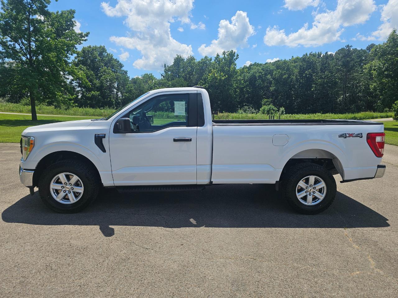 Ford F-150 4WD Reg Cab 141" XL 2021
