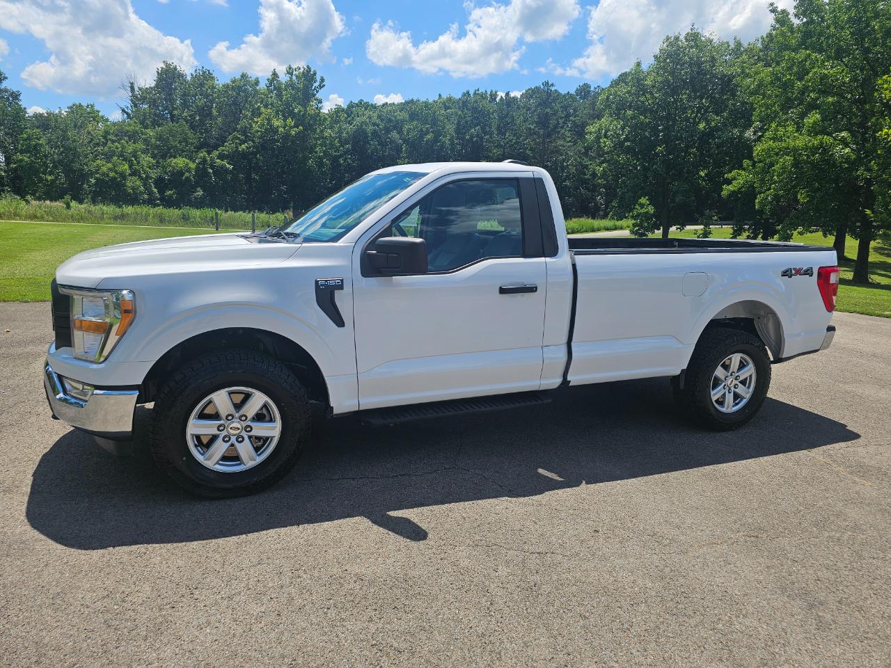 Ford F-150 4WD Reg Cab 141" XL 2021